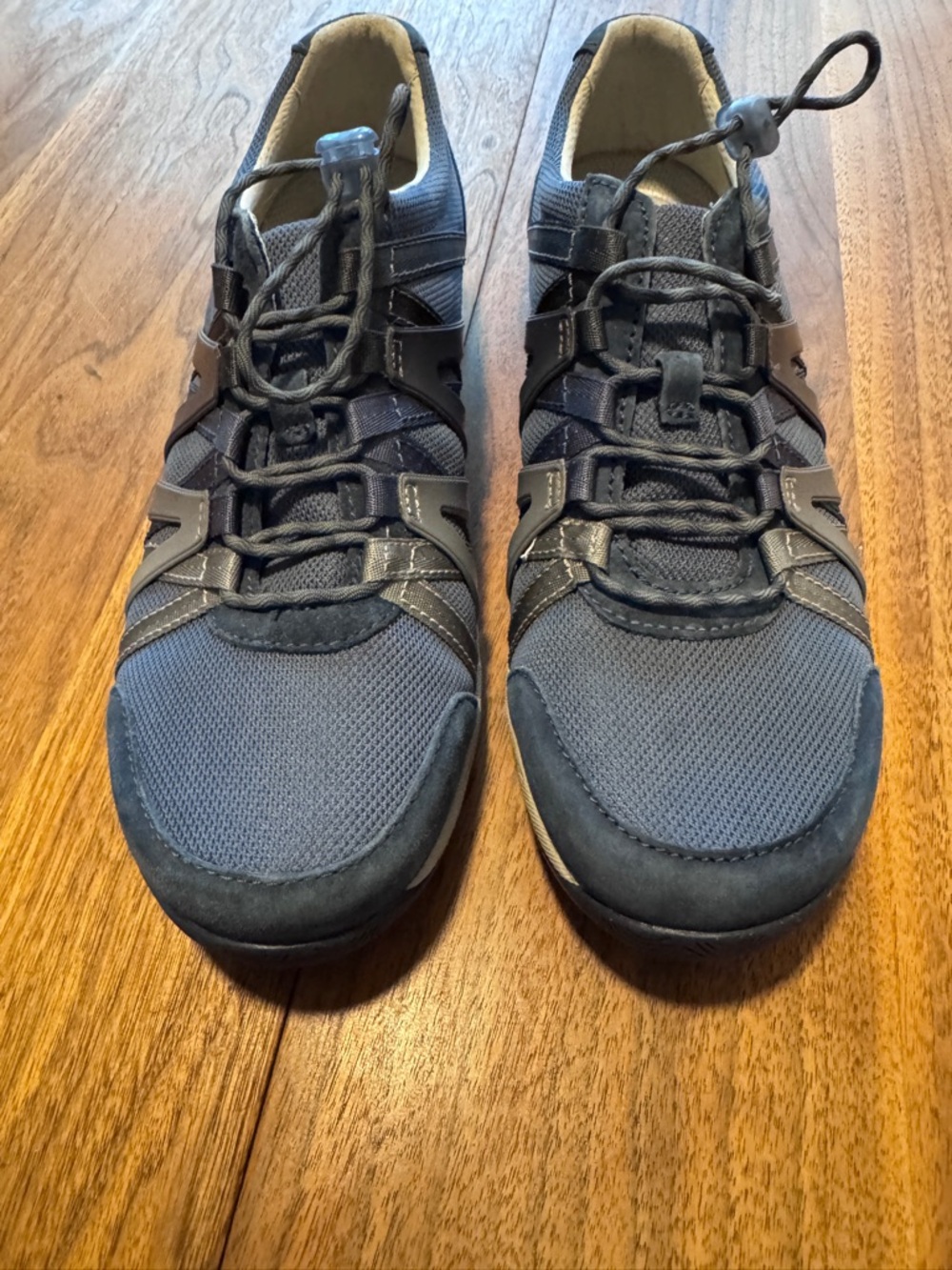 Dansko Henriette Sneakers in EUC, Size 40 (US 9-9.5) Navy Blue Arch Support Shoe